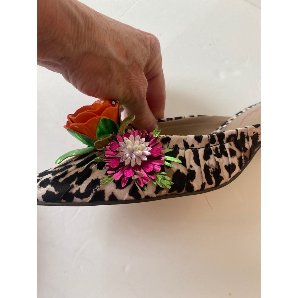 NWOT Betsey Johnson Abigail Leopard Print Floral Kitten Heel Mules sz Size 7.5M - Picture 4 of 9